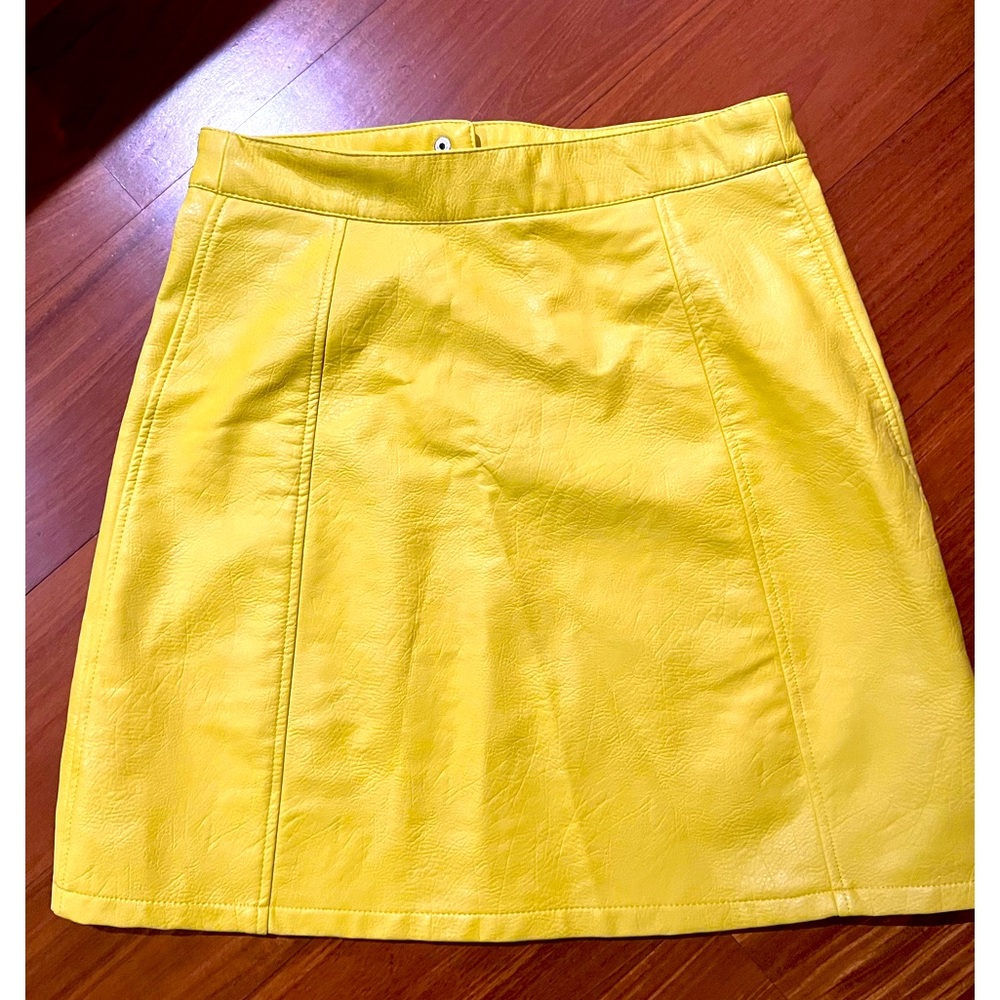 NWT Zara Bright Yellow XS Pleather Skirt